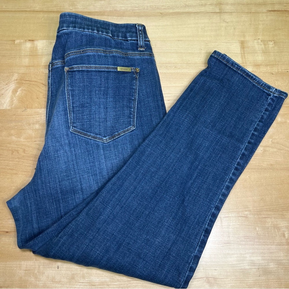 Chicos the slimming girlfriend ankle jeans size 2(chicos) size 12 US